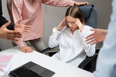 workplace-violence-taking-place-colleagues